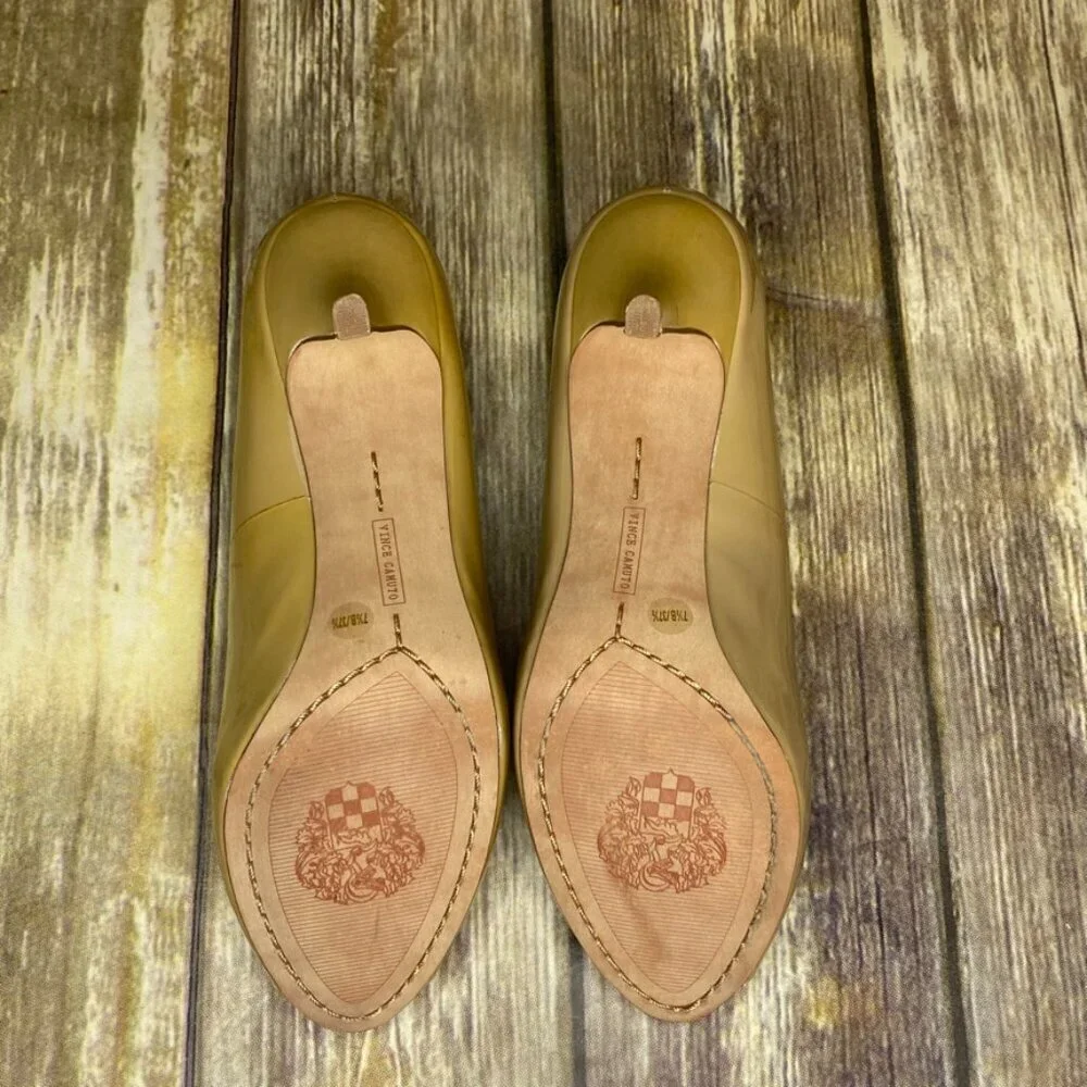 Vince Camuto 